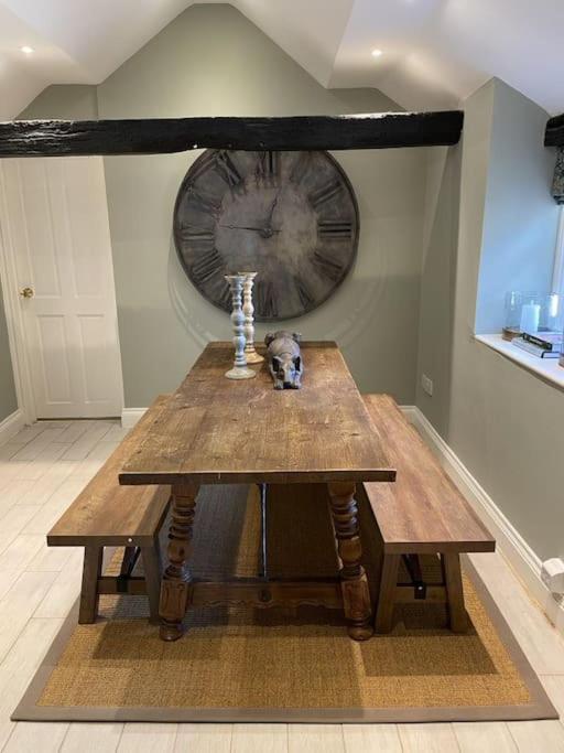 Holly Cottage, 2, Northbrook Park, Farnham-Up To 6 Adults Extérieur photo