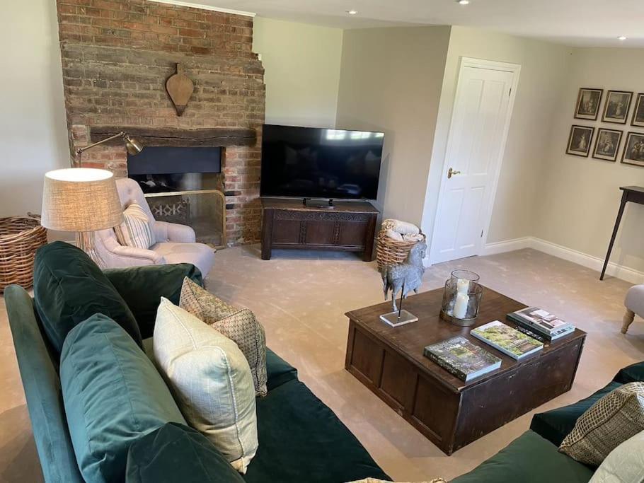 Holly Cottage, 2, Northbrook Park, Farnham-Up To 6 Adults Extérieur photo