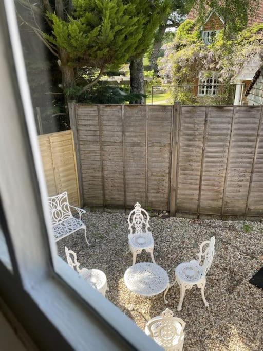 Holly Cottage, 2, Northbrook Park, Farnham-Up To 6 Adults Extérieur photo